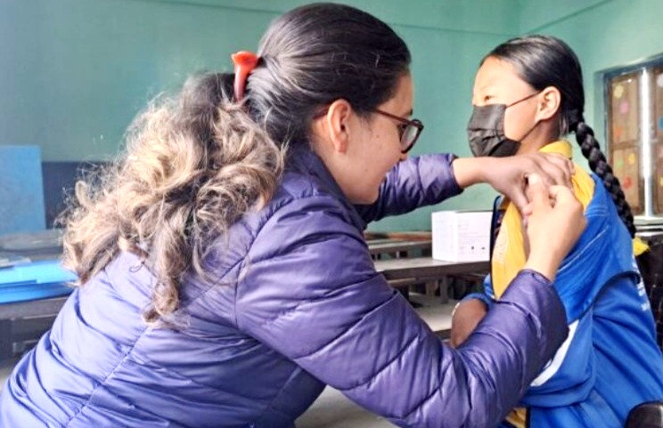 उदयपुरमा ६ हजार ८ सय ७१ छात्रालाई ‘एचपिभी खोप’