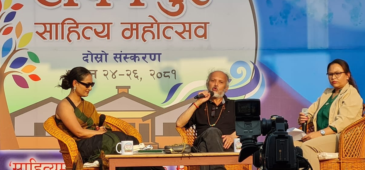 'रङ्गमञ्चबाट गएकाहरू नाटकमा फर्किनुस्'