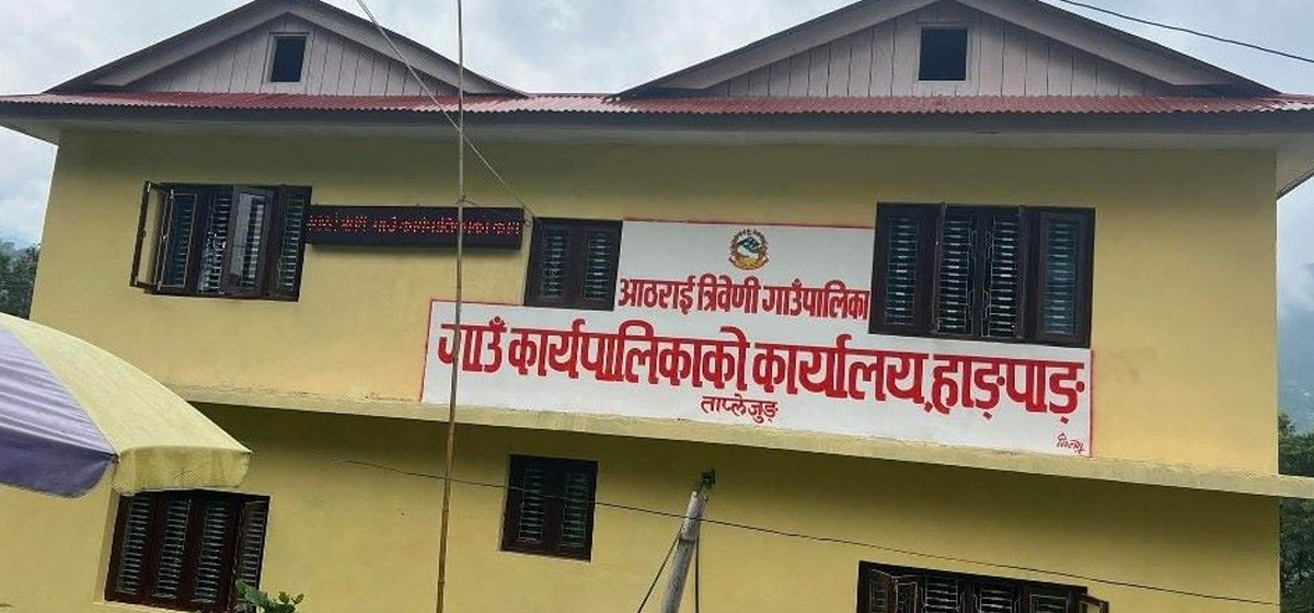 प्राविधिक धारतर्फको शिक्षाका लागि पालिकाबाट थप अनुदान उपलब्ध गराउँदै आठराई त्रिबेणी