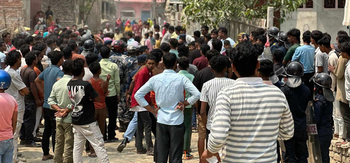 ‘हनी ट्रयाप’ पारेर पाँच लाख पैसा लिएको विरोधमा प्रदर्शन