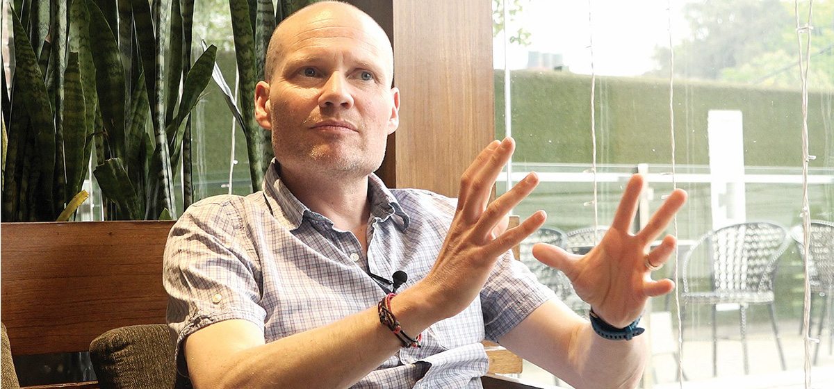 ‘सगरमाथा संकटमा छ, बचाऔं’