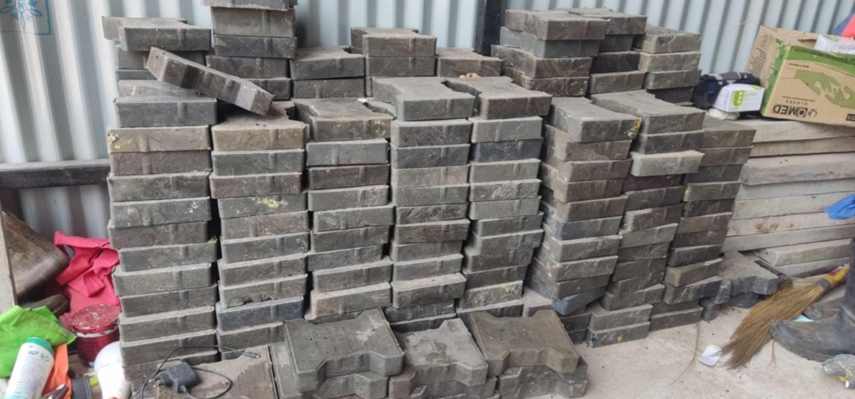 फोहोरबाट टायल, इन्टरलकलगायत सामग्री उत्पादन