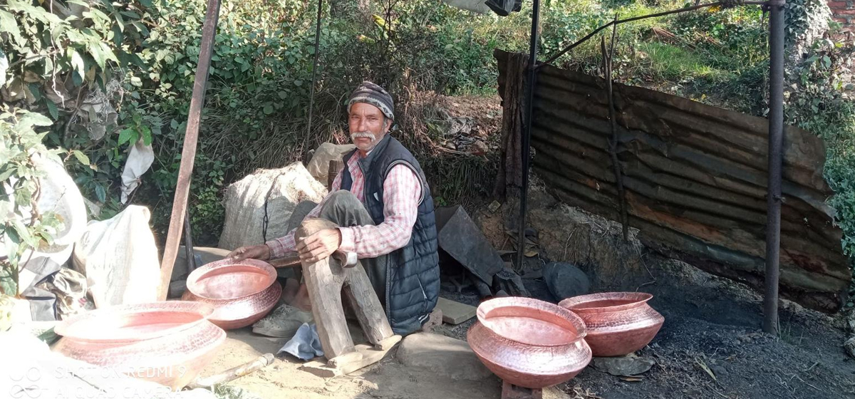 तामाका भाँडा बनाउने पेसा विस्थापित हुँदै