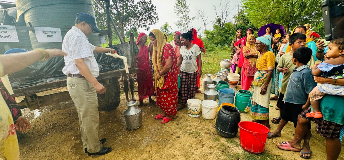 लहानमा ट्याङ्कीबाट दिन थालियो खानेपानी
