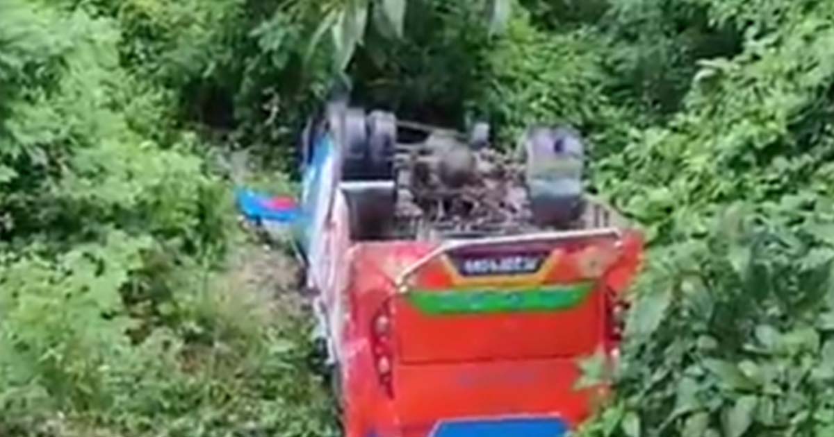 तनहुँको ऐना पहरामा यात्रुवाहक बस दुर्घटना