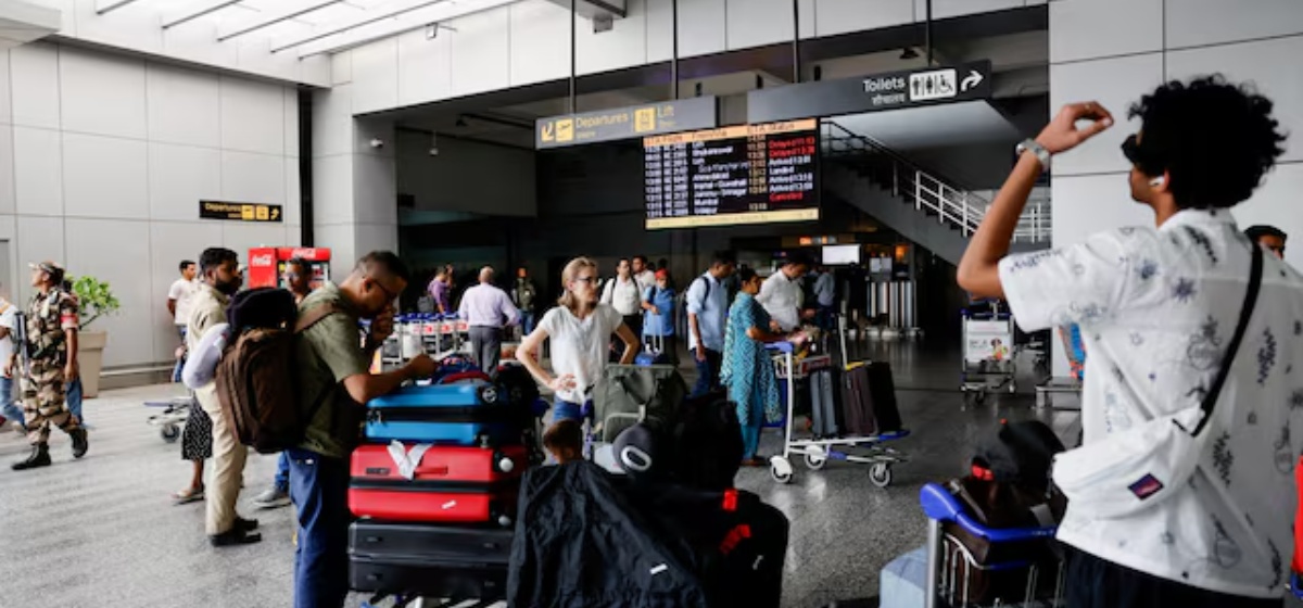 प्राविधिक समस्याले दिल्ली विमानस्थलको उडान ठप्प