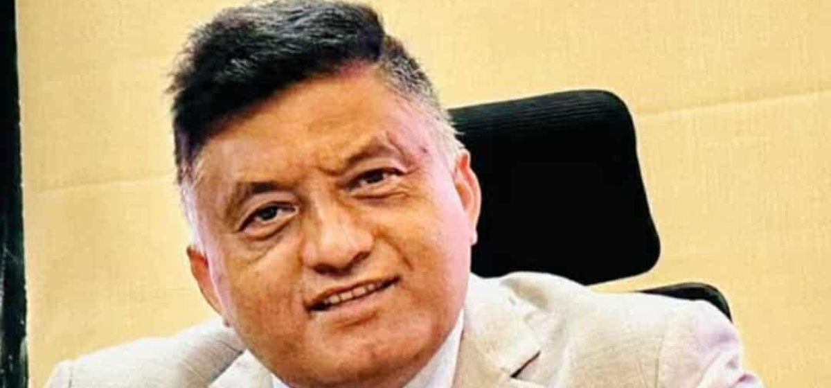 अधिकृत पदबाट राजीनामा दिएर एमालेको केन्द्रीय सदस्यमा उम्मेदवारी!