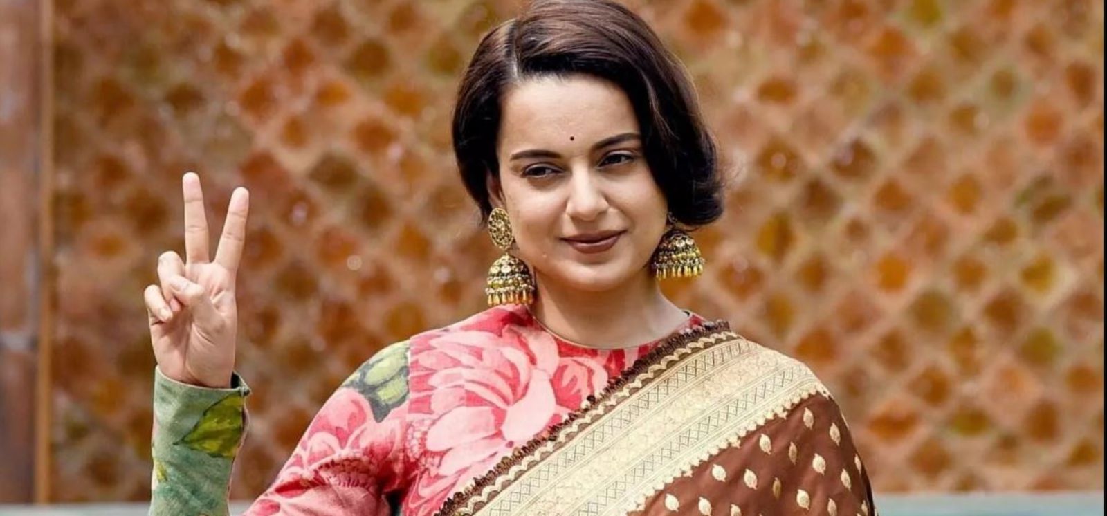 राजनीतिबाट पुनः चलचित्रमा फर्किन् कंगना