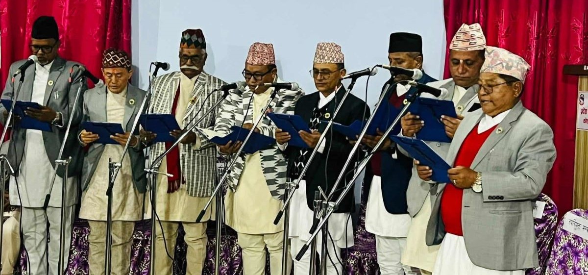 कोशीमा मन्त्रिपरिषद् पुनर्गठन, आठ मन्त्री र दुई राज्यमन्त्रीले लिए सपथ