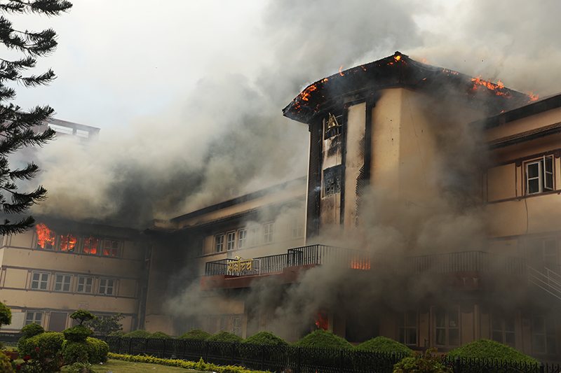 संसद्, सर्वोच्च, सिंहदरबार र राष्ट्रपति भवन जलाउन पेट्रोलियम पदार्थको प्रयोग