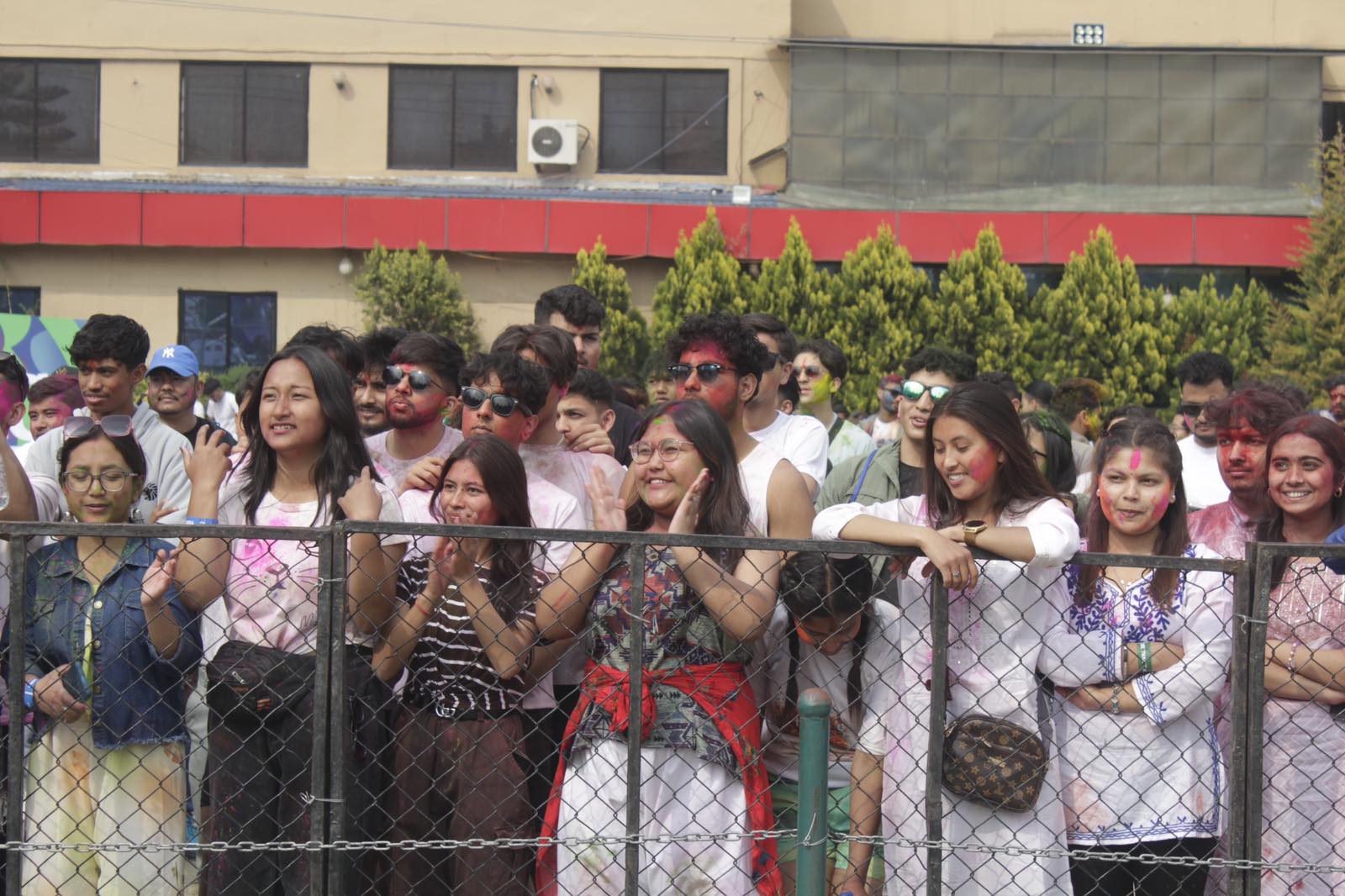 राजधानीमा रेडियो नागरिकको भव्य ‘कलरेल्ला’ होली