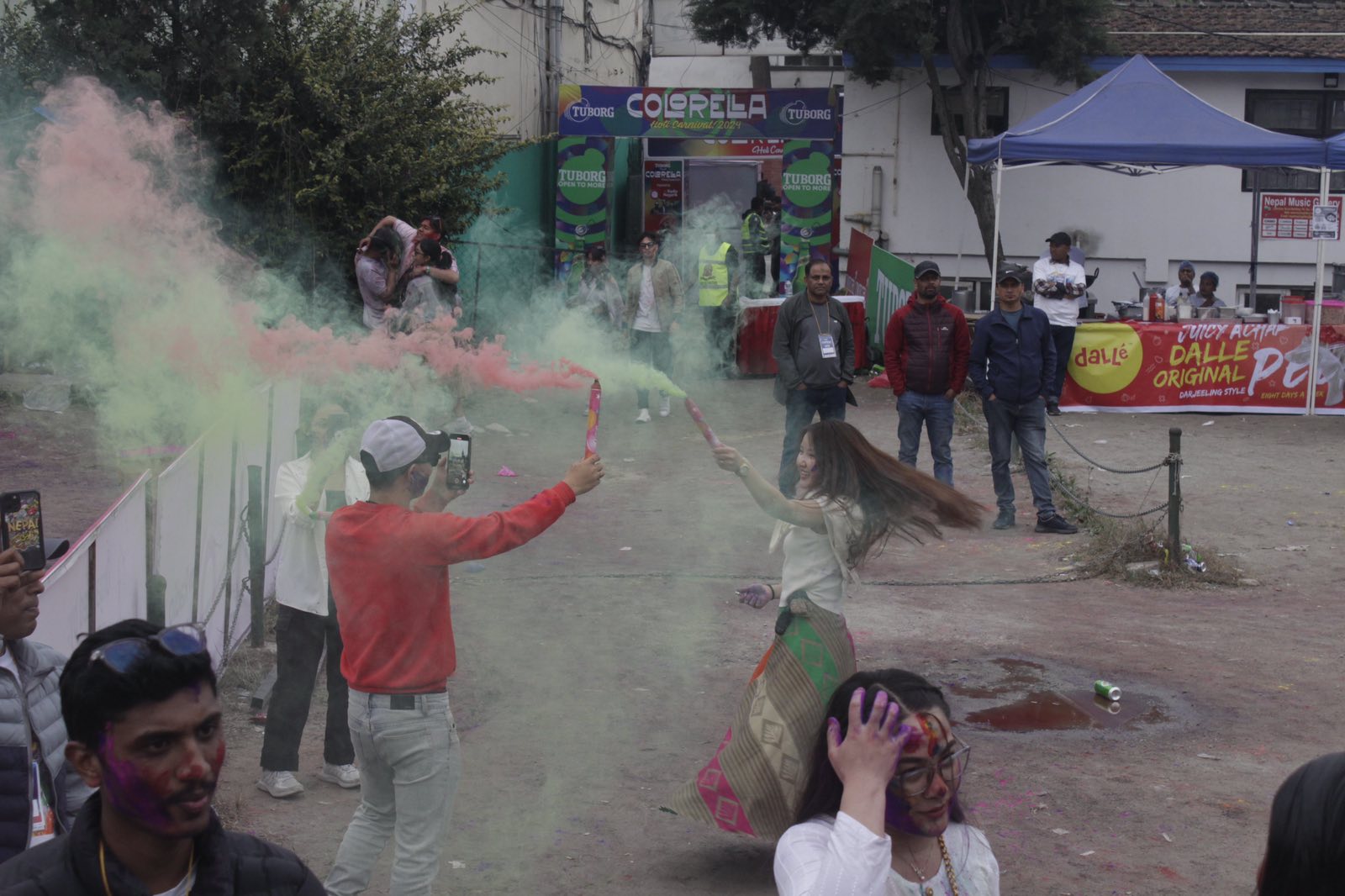 राजधानीमा रेडियो नागरिकको भव्य ‘कलरेल्ला’ होली