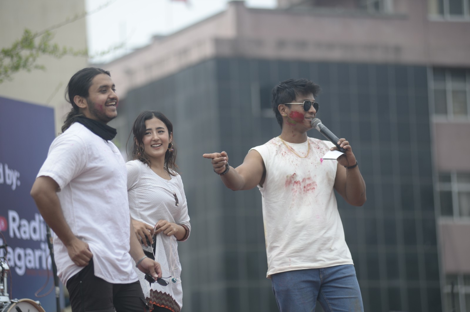 राजधानीमा रेडियो नागरिकको भव्य ‘कलरेल्ला’ होली