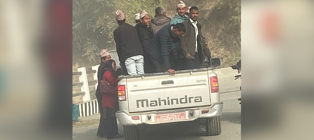 रातो प्लेट लेखेर पालिकाका गाडी दुरुपयोग