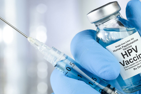 बाजुरामा १८ सय किशोरीलाई पाठेघर मुखको क्यान्सरविरुद्ध खोप लगाइँदै