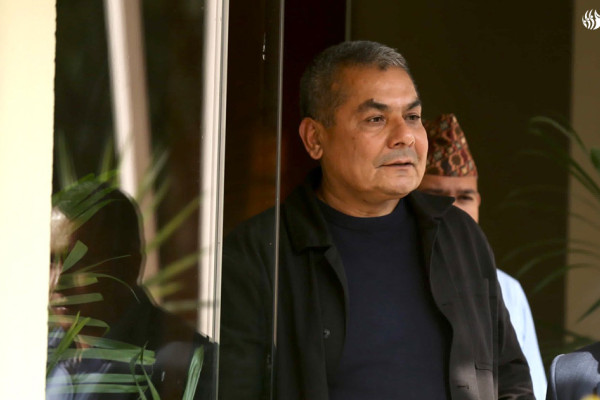 दुर्गा प्रसाईंको प्रश्न : देशलाई आफ्नो नम्बरी जग्गा सम्झेर सम्झौता गर्ने संस्कारलाई अब राजनीति भन्ने कि व्यापार?