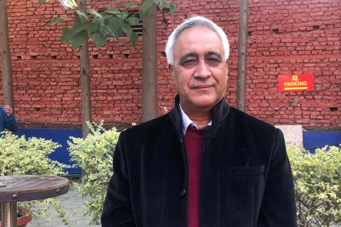 माधव-झलनाथको ‘दोहोरी’ मा चन्द्रको कटाक्ष: ‘जनहितसँग साइनो नभएको बेमौसमी बाजा’