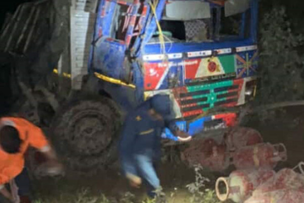 ट्रक दुर्घटना हुँदा चालकको मृत्यु