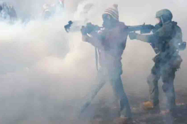 अमेरिकाको मिनियापोलिसमा इमिग्रेशन अधिकारीको गोली प्रहारबाट एकको मृत्यु, सडकमै हिंसात्मक प्रदर्शन
