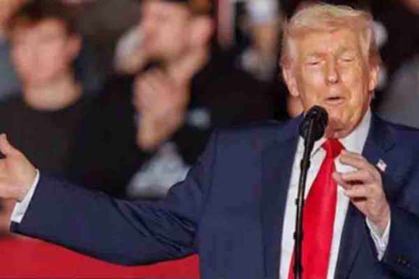 डोनाल्ड ट्रम्पले भनेः अमेरिकी नौसैनिक बेडा इरानतर्फ अघि बढ्दैछ