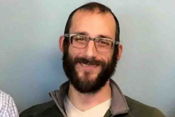 अमेरिका: मिनियापोलिसमा एलेक्स प्रेटीमाथि गोली चलाउने दुई आप्रवासन एजेन्टलाई बिदामा पठाइयो