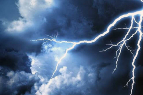 चट्याङ लागेर गोरखामा बालिकाको मृत्यु, दुई घाइते