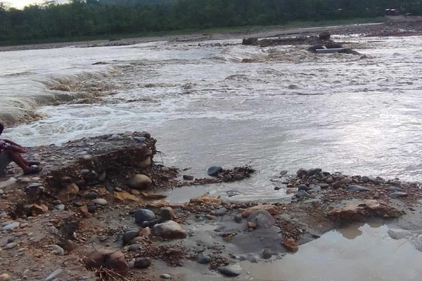 लाल बकैया नदीमा बाढीको जोखिम