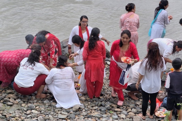 मकर स्नान गर्ने आउने भक्तजनलाई कालीगण्डकीमा निःशुल्क डुङ्गा