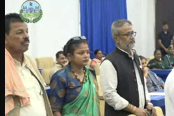 बजेटमा बेचौलियाको प्रवेश भएको भन्दै मधेस प्रदेश सभामा विपक्षीको अवरोध