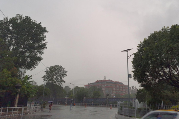 देशका विभिन्न स्थानमा लगातार वर्षा