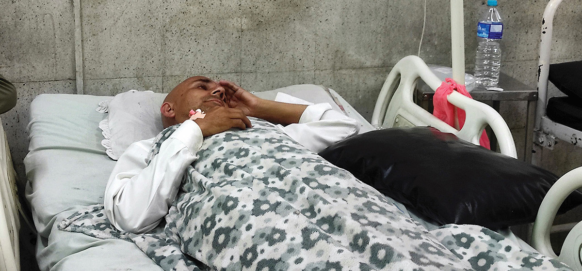 खोटाङका अनसनरत नगर प्रमुख तीर्थराज भट्टराईको जीवन रक्षाको माग | Nagarik News