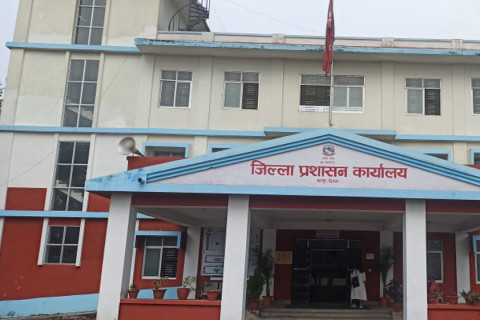 चितवनमा परिचयपत्रसम्बन्धी सेवा बिहानदेखि साँझसम्मै