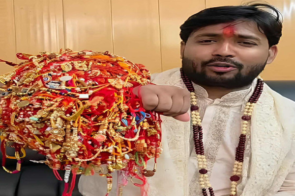 खान सरको हातमा हजारौँ दिदीबहिनीको माया