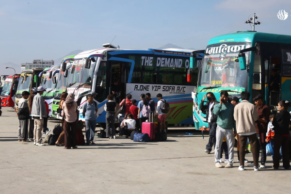 नयाँबसपार्कमा जथाभावी यात्रुलाई दुःख दिने ४६ जना पक्राउ