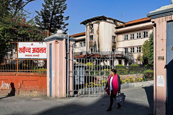 मधेस मुख्यमन्त्री यादवको नियुक्तिको वैधताबारे  सर्वोच्चले माग्यो लिखित जवाफ