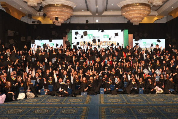 हेराल्ड कलेजको दीक्षान्त समारोहमा ९ सय विद्यार्थी दीक्षित