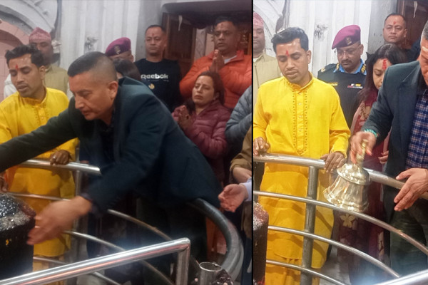 आइजिपी कार्की धार्मिक कार्यमा व्यस्त, कपिलवस्तुको मन्दिर पुगेर चढाए पाँच किलोको घण्ट