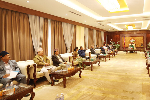 निर्वाचन आयोगका पदाधिकारीसहितको सर्वपक्षीय बैठक बालुवाटारमा सुरु