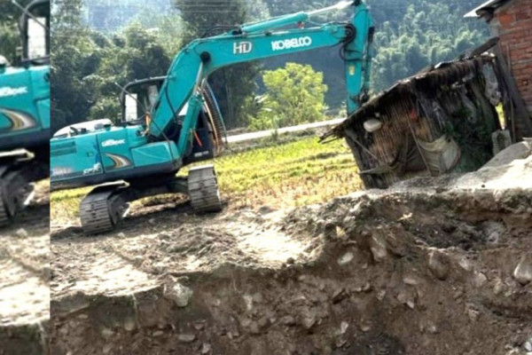 गाउँपालिका र प्रशासनको निर्देशनपछि रोकियो अबैंध उत्खनन्