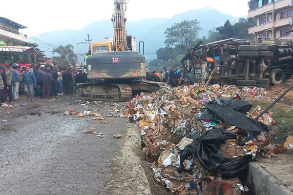 अपडेट: धादिङ चालिसेको दुर्घटनामा ३५ जना घाइते