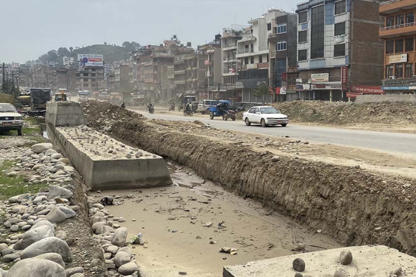 साँगा–धुलिखेल सडकः पुलबजार खण्डमा स्तरोन्नति सुरु