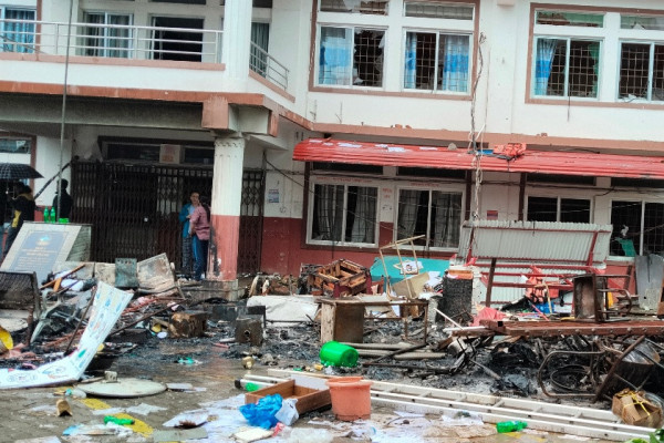 राप्रपा इलाम अध्यक्षसहित १५ जना पक्राउ