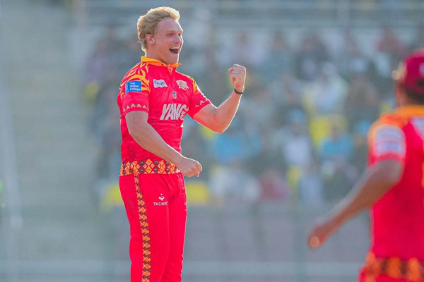 पावरप्लेमा काठमाडौंको खराब प्रदर्शन, २९ रनमै गुमायो ४ विकेट