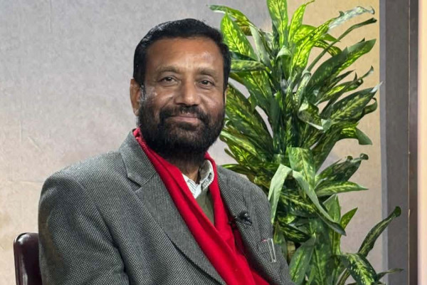 देउवाले ‘पार्टी फुटाएर बिदा हुन चाहन्नँ’ भनेपछि हामीले महाधिवेशन स्वीकार गर्याैं: निधि