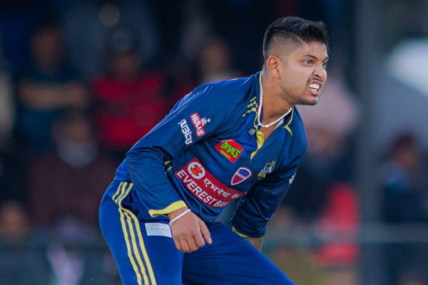 विराटनगरको बिर्सनालायक सुरुवात, ६ रन जोड्दा ३ विकेट पतन