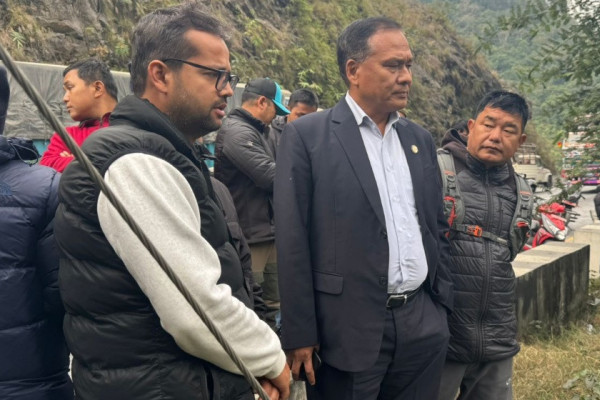 राष्ट्रपतिको चासो रहेको पुल अलपत्र : कुलमानको चेतावनी- एक महिनामा काम नभए ठेक्का तोड्छौं