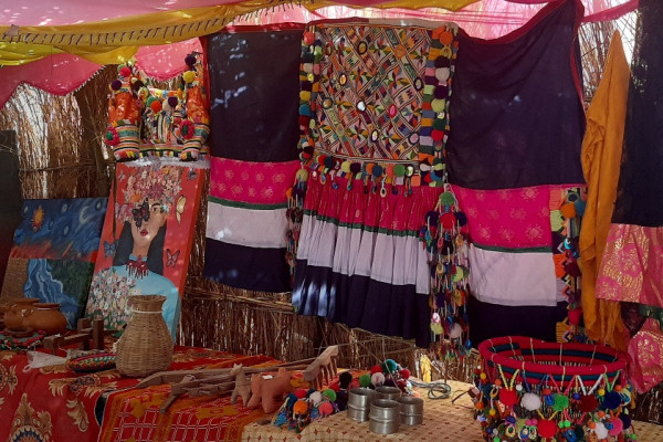 लोकसंस्कृति जगेर्ना गर्न ‘थारू कला प्रदर्शनी घर’