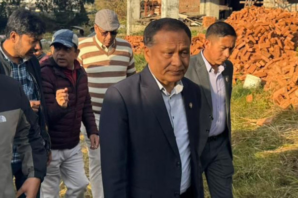 पोखरा पुगेर कुलमानले भने: अस्पताल निर्माणलाई बन्धक राख्नु हुँदैन