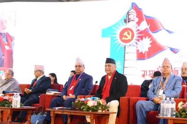 गोकुल भन्छन्: ओली डुब्दा म पनि डुब्छु