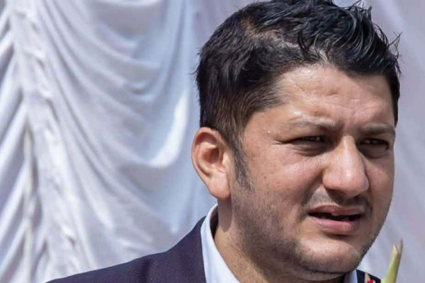 ‘म नेकपा (एमाले) को उम्मेद्वार हुँ’: डा. भेषराज थापा